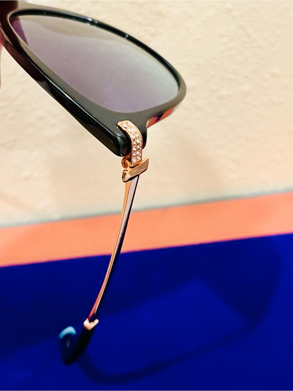 Tiffany & Co. Black Cat-Eye Sunglasses no scratches in great condition - Picture 7 of 12